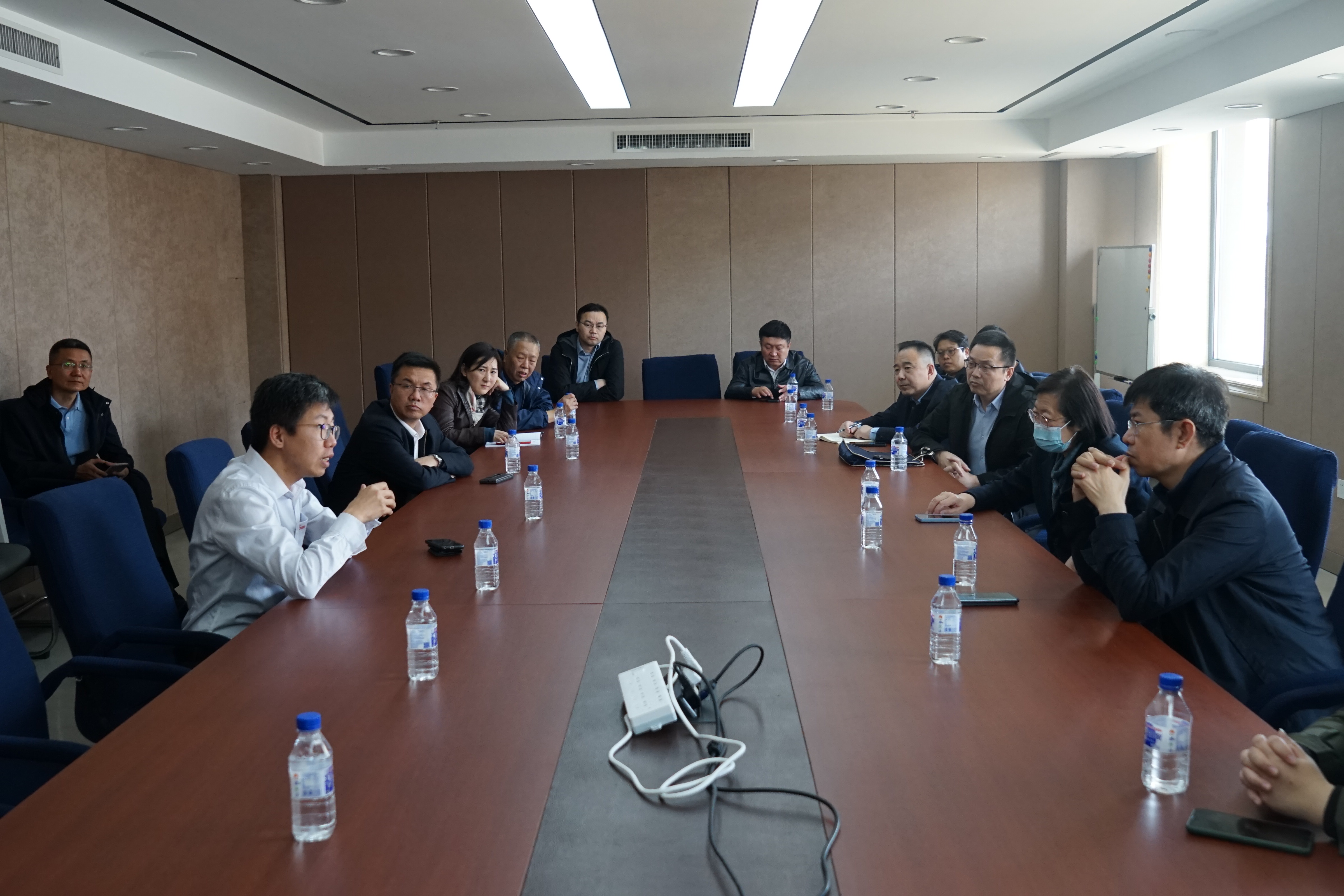 热烈欢迎市委党校学习小组莅临长春博信光电子有限公司参观指导